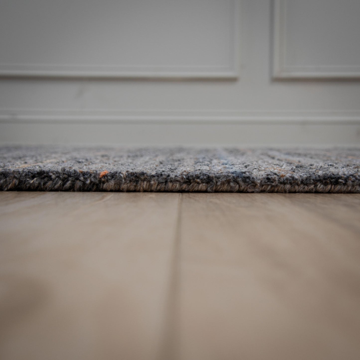 Casual rug, 8' x 10'.