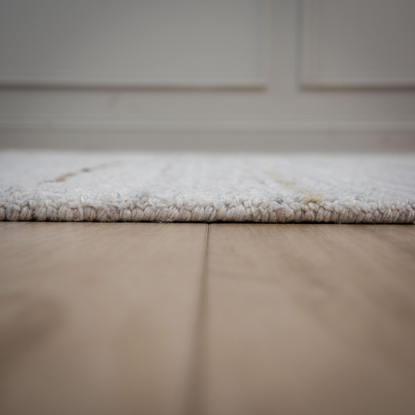 Casual rug, 5' x 8'.