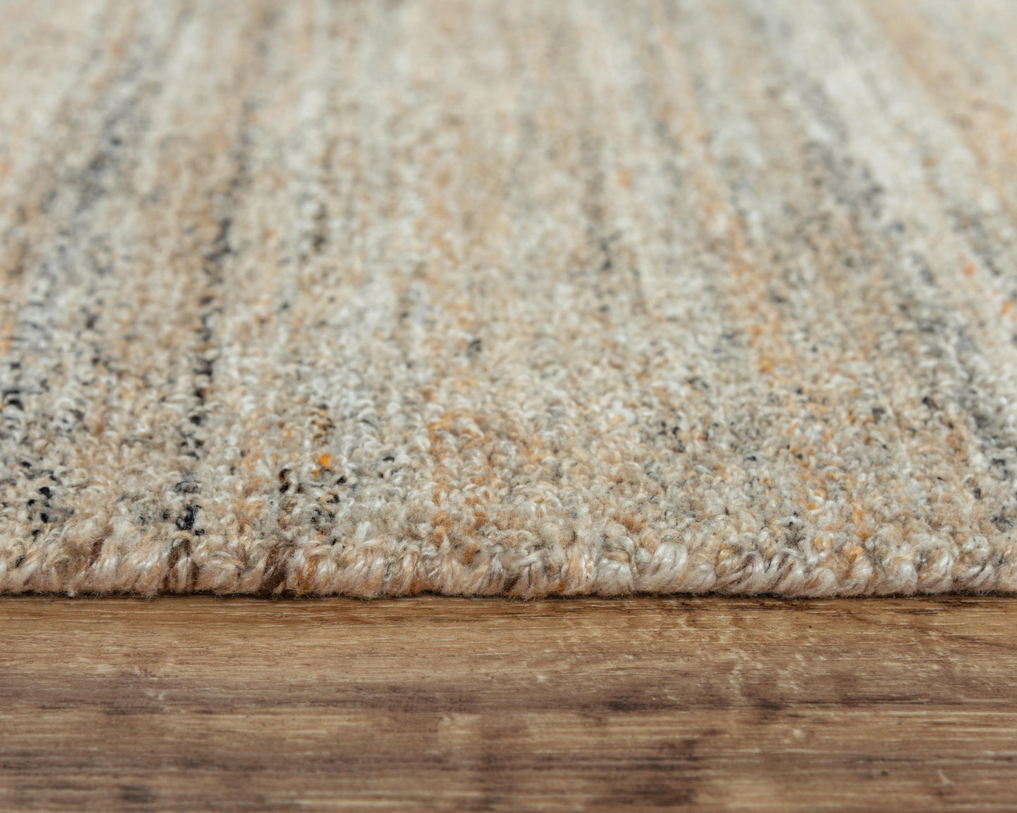 Casual rug, 8' x 10'.