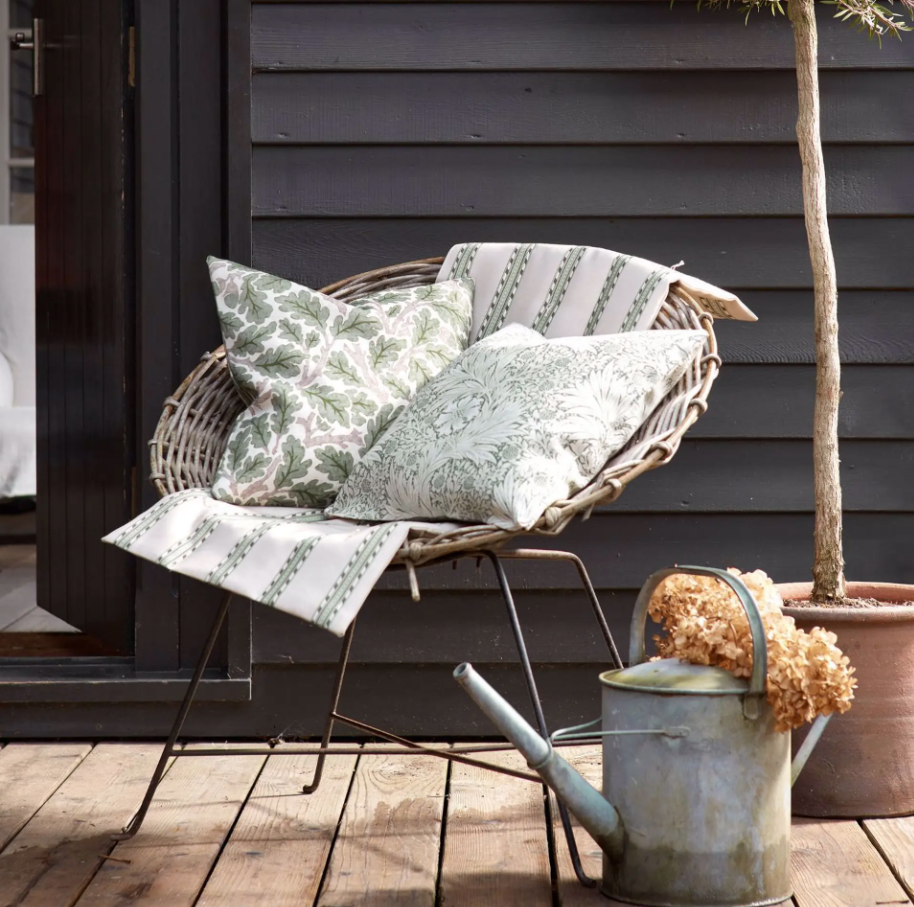 MORRIS & CO Marigold Fabric Contemporary, Floral Soft Teal - MAMB227106