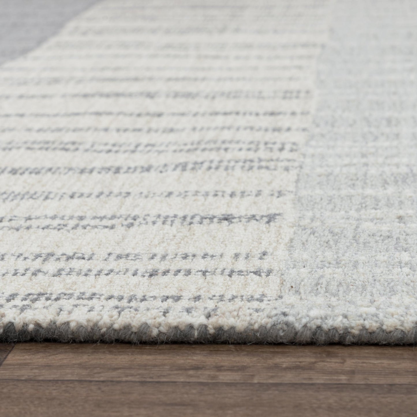 Contemporary rug, 9' x 12'.
