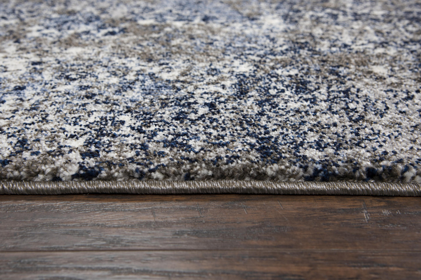 Valencia contemporary rug, 4' x 6'.