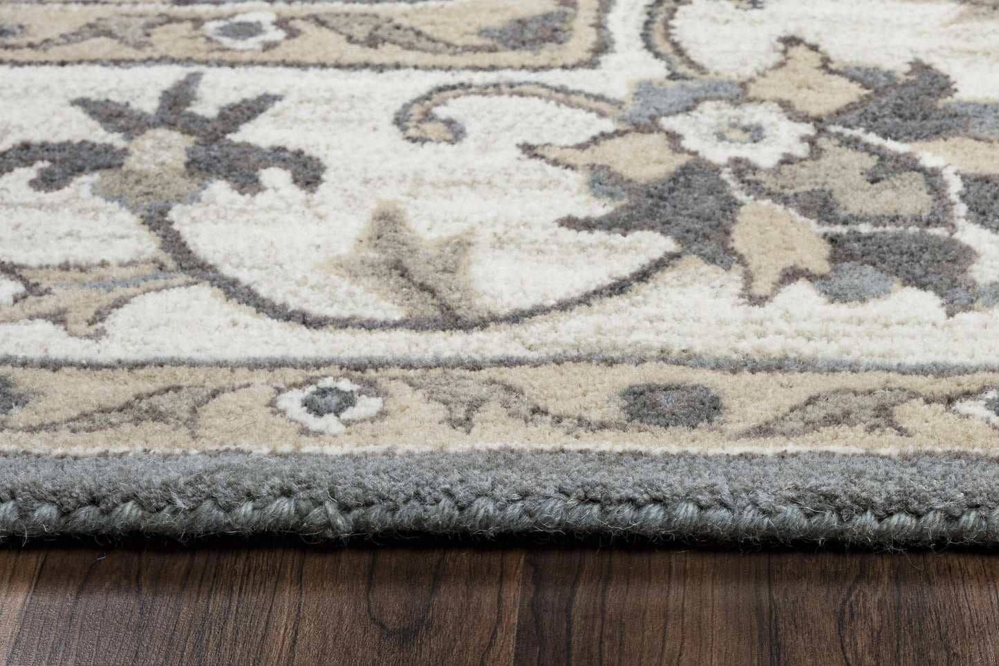 Traditional rug, 10' x 14'.