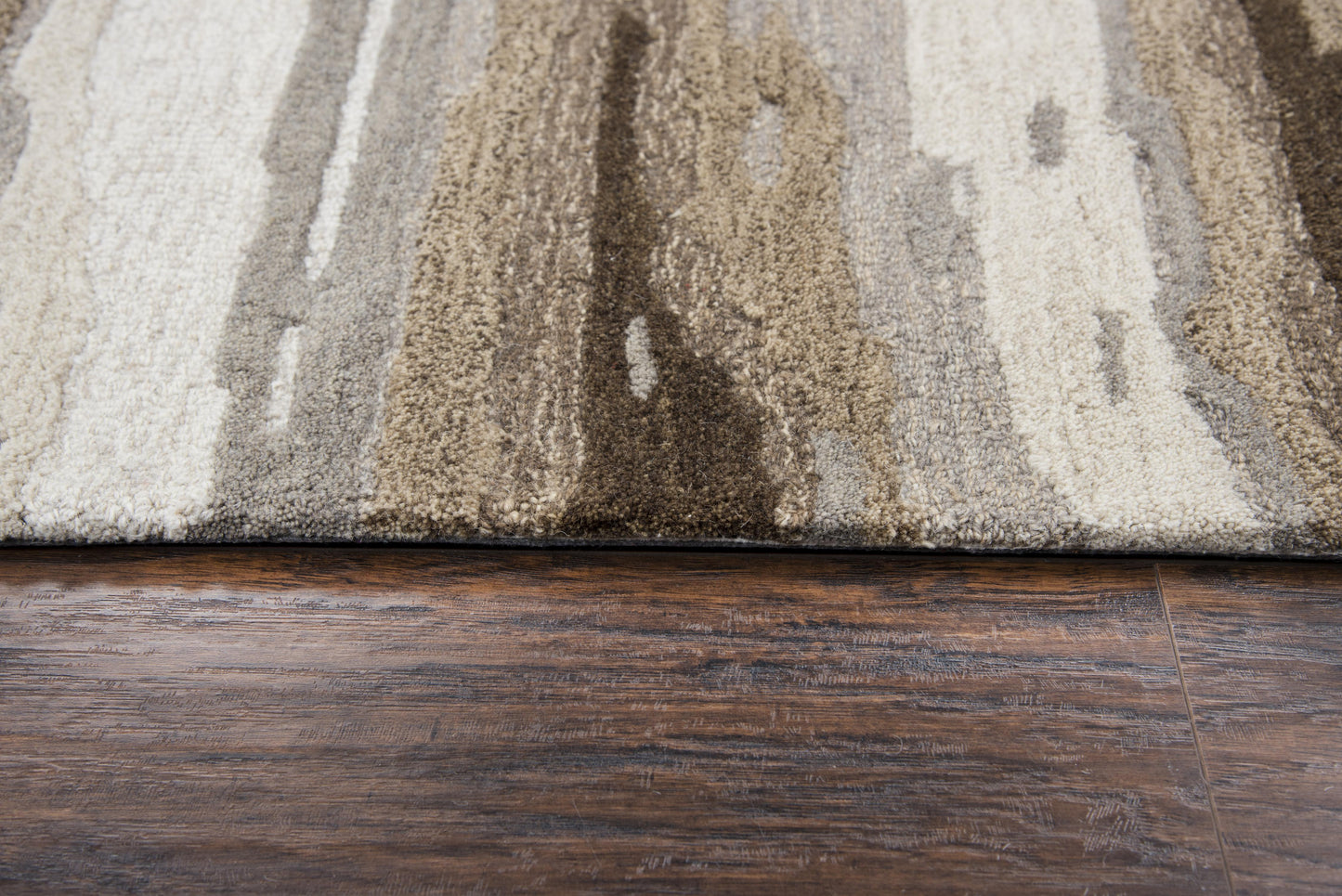 Vogue contemporary rug, 10' x 13'.