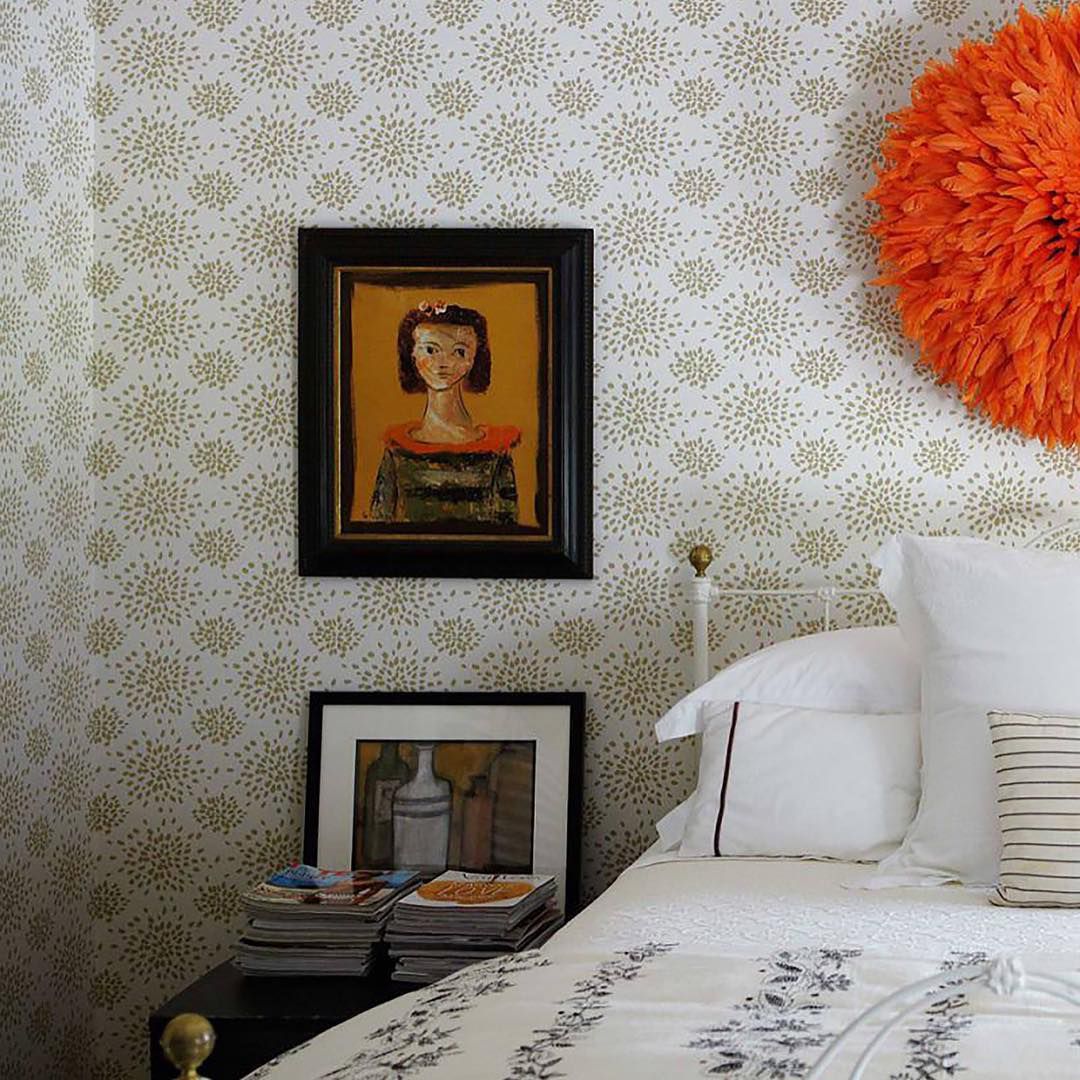 SCALAMANDRE FIREWORKS ABSTRACT
DOTS , CIRCLES
GRAPHIC BEIGE ON WHITE - WHN000AP1020 NEW SKU # WHNP1020000A