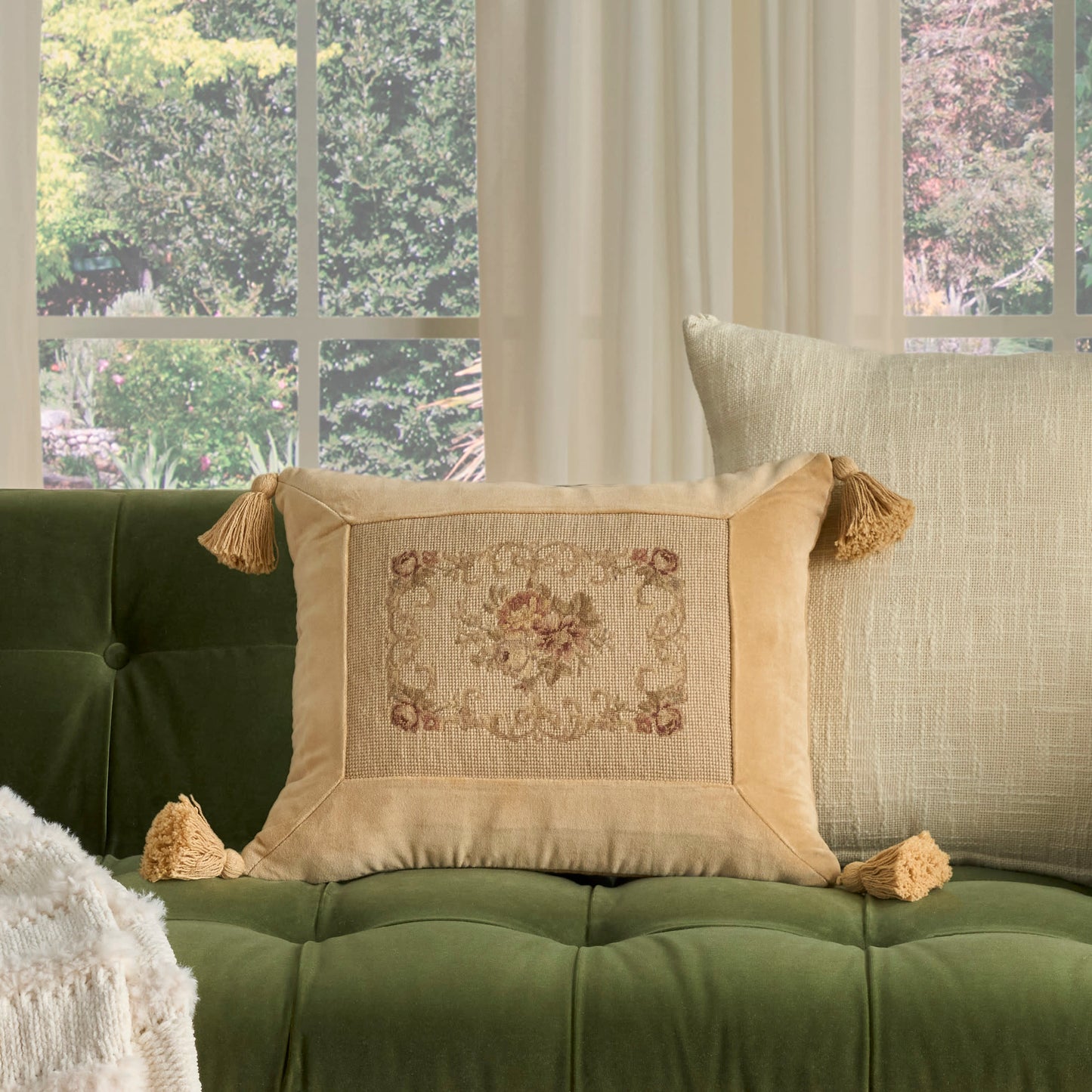 NOURISON HOME 14" x 18" Mina Victory Vintage Beige - 798019091682