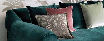 WAYS TO ADD VELVET TO YOUR HOME