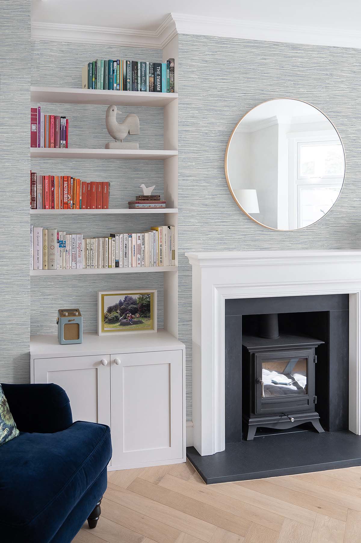 Cyrus Faux Grasscloth peel and stick wallpaper in Dove Grey and Bluestone featuring a realistic woven grasscloth texture. Blue-gray removable wallpaper ideal for coastal, contemporary, modern, farmhouse, and transitional interiors, including bedrooms, living rooms, home offices, dining rooms, and elegant accent walls.