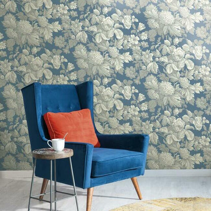 Antique floral wallpaper in Wedgewood blue and grey with classic botanical pattern, elegant wall decor for traditional and vintage-inspired interiors.