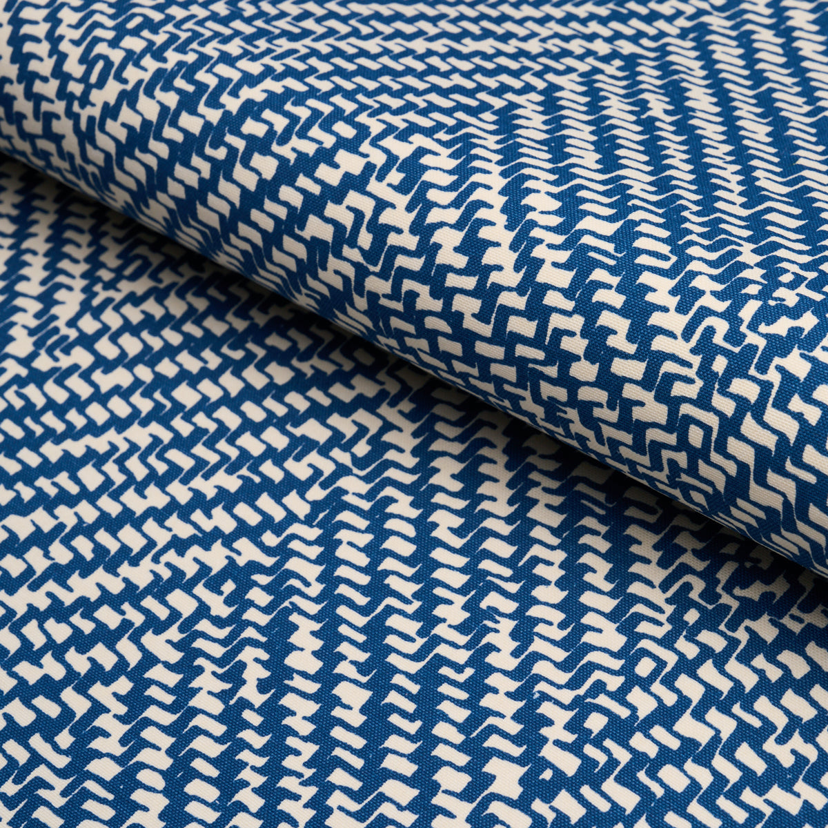 SCHUMACHER  PLEIN AIR CHEVRON D'ETE INDOOR/OUTDOOR   Blue   - 173041