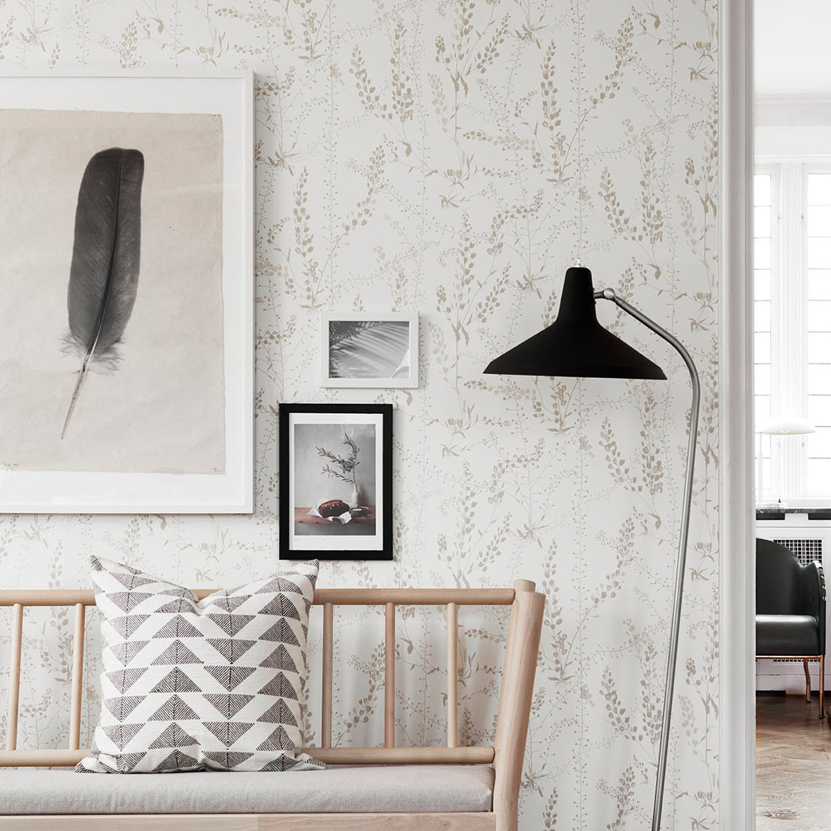 Botanical wallpaper pattern in natural tones.