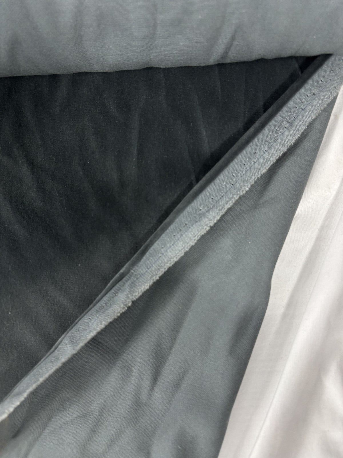 Outlet Versailles Kravet Solid velvet upholstery Gray   - uan-438-3d