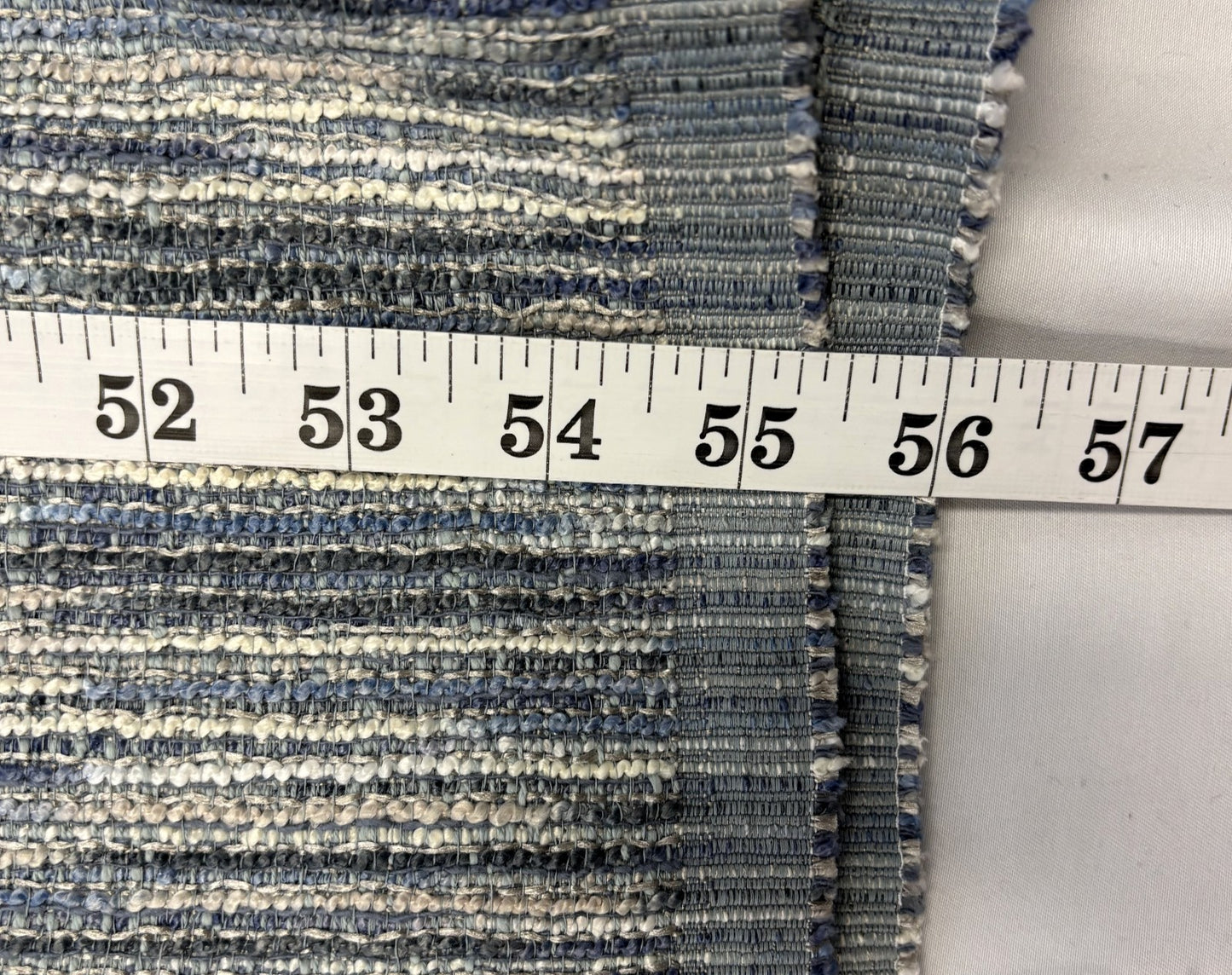 Outlet Twist and Turn Fabricut Textured woven upholstery Blue / Cream   - aqd-252-3d