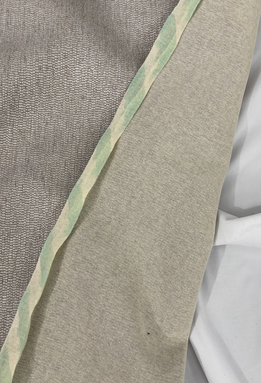 Outlet Comet Holly Hunt / Great Plains Performance upholstery Dew Drops   - 3d-bnrfvm0n63fc277nstlliaa9uk17b