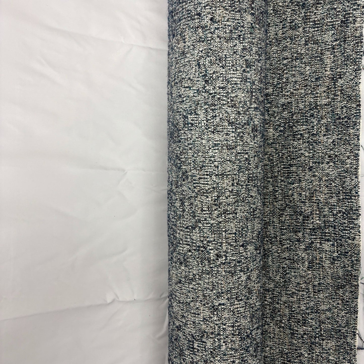Outlet Deauville Metaphores Textured luxury tweed / jacquard Marte Blue   - iae-405-3d