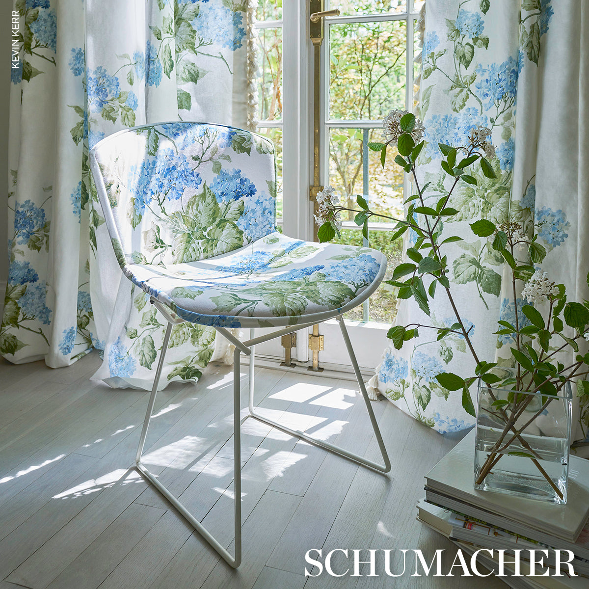 SCHUMACHER FABRIC  NEW OLD-FASHIONED SUMMER HYDRANGEA   BLUE HYDRANGEA   - 180822