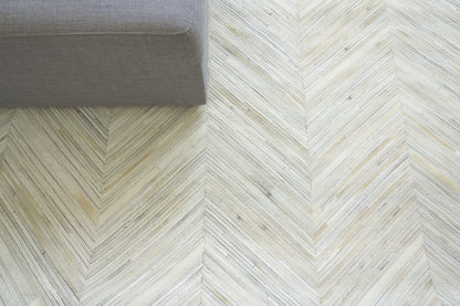 EXQUISITE RUGS   Natural Hide Indoor Hand Stitched    - 2161-5'X8'