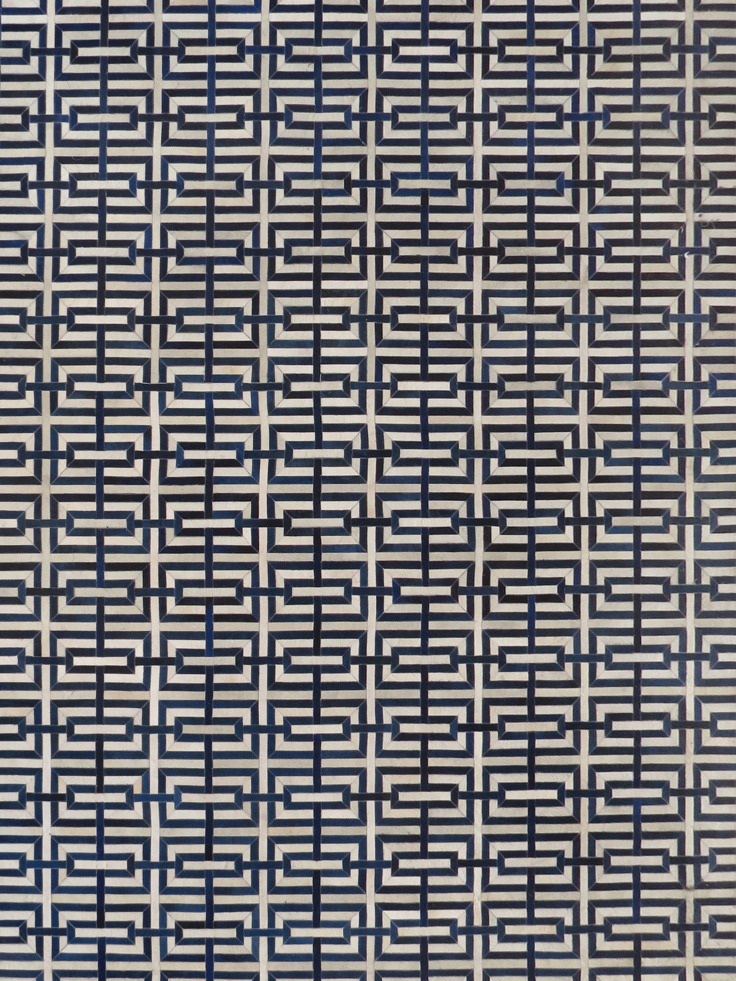 EXQUISITE RUGS   Natural Hide Indoor Hand Stitched    - 2203-5'X8'