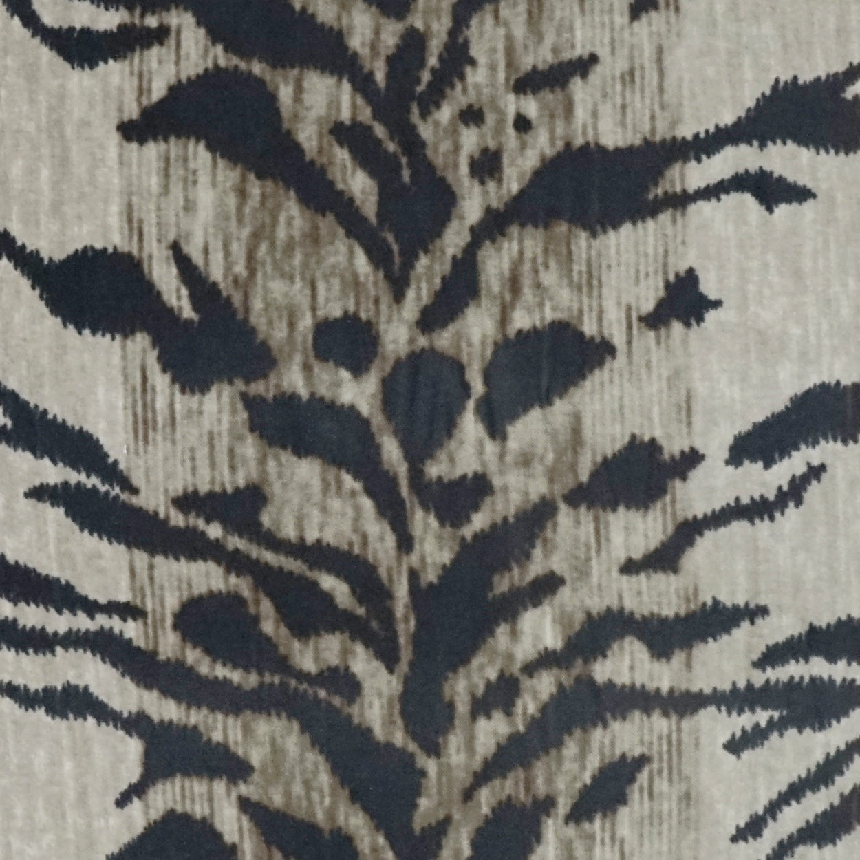 D.V. KAP HOME   24" x 24" Tiago Pillow - White Animal    - 3165-W-2424