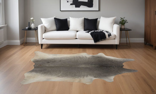 5' X 7' Black And Gold Cowhide Cowhide Print Area Rug
