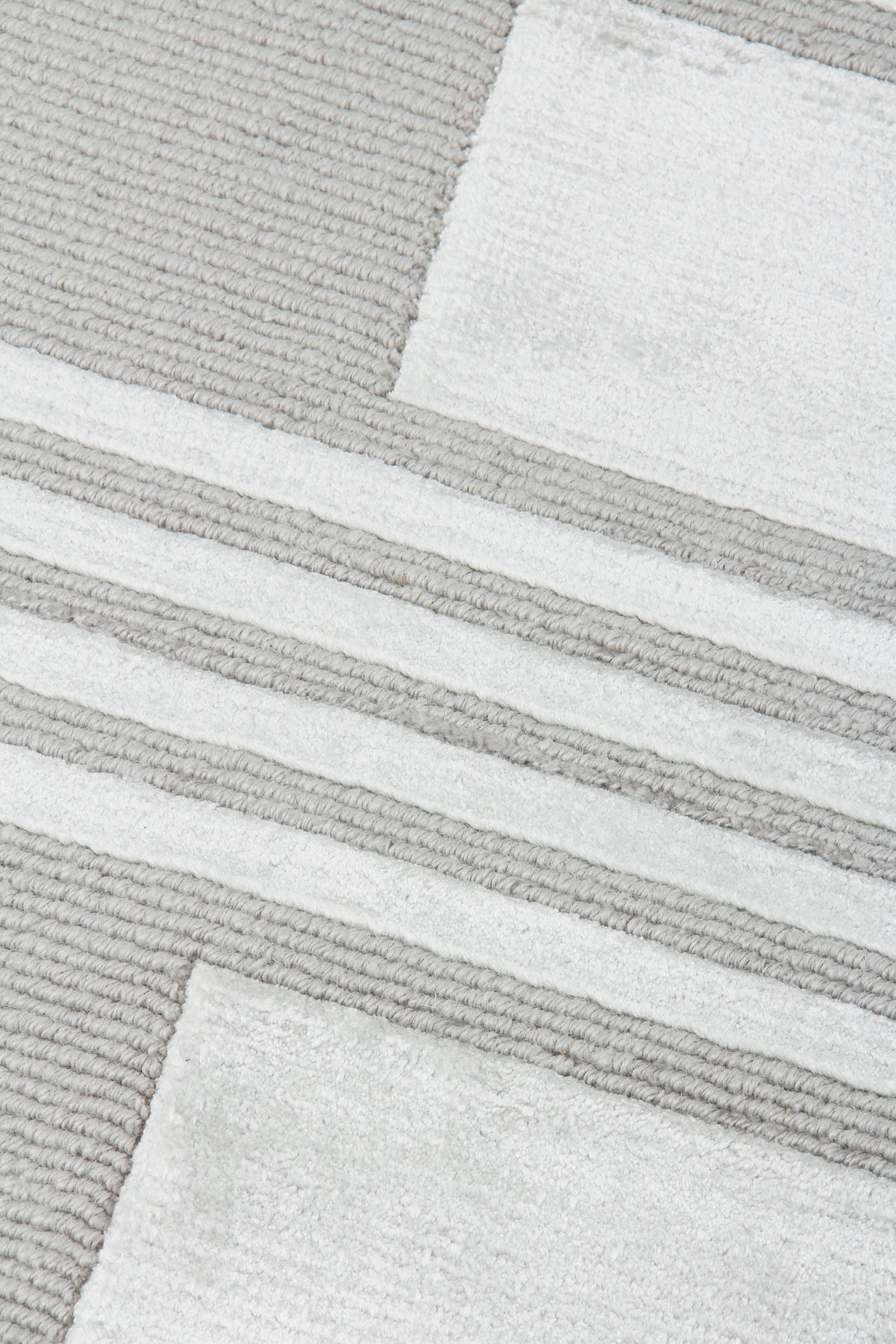 EXQUISITE RUGS OUTLET  Metro Velvet Indoor Hand Knotted    - 3201-4'X6'