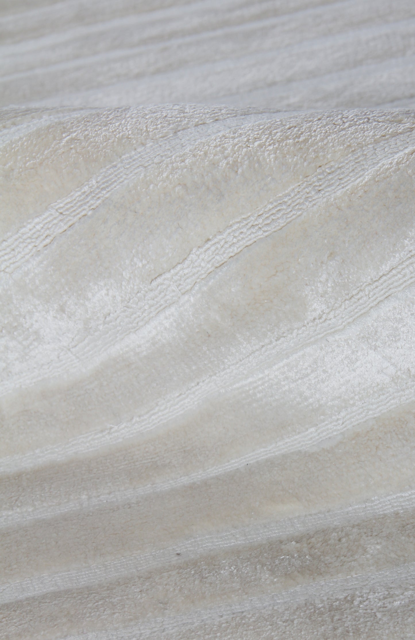 EXQUISITE RUGS   High Low Indoor Hand Loomed    - 3230-4'X6'