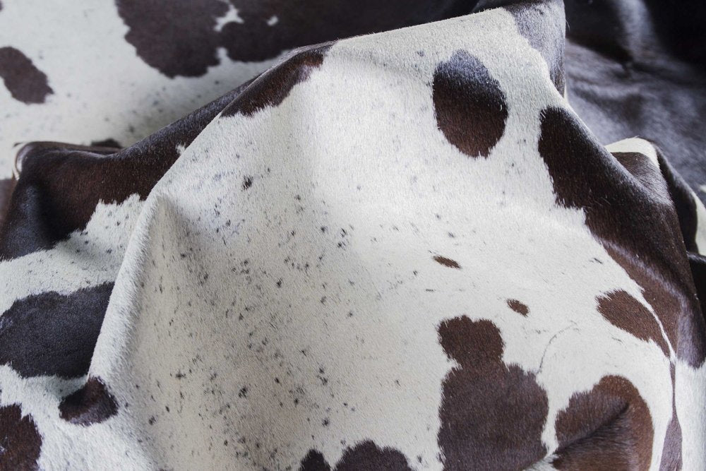 6' X 7' Black And White Cowhide Cowhide Print Area Rug