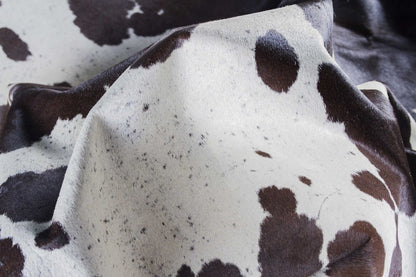 6' X 7' Black And White Cowhide Cowhide Print Area Rug