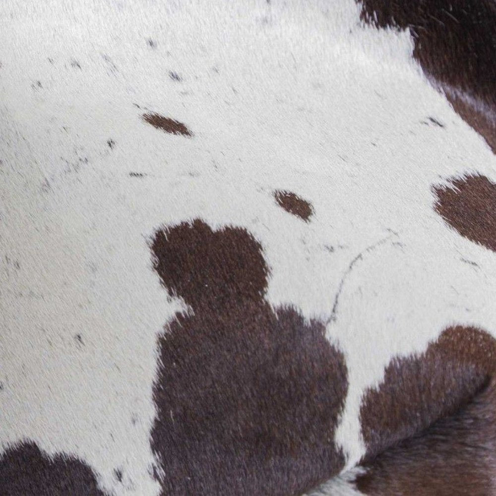 6' X 7' Black And White Cowhide Cowhide Print Area Rug