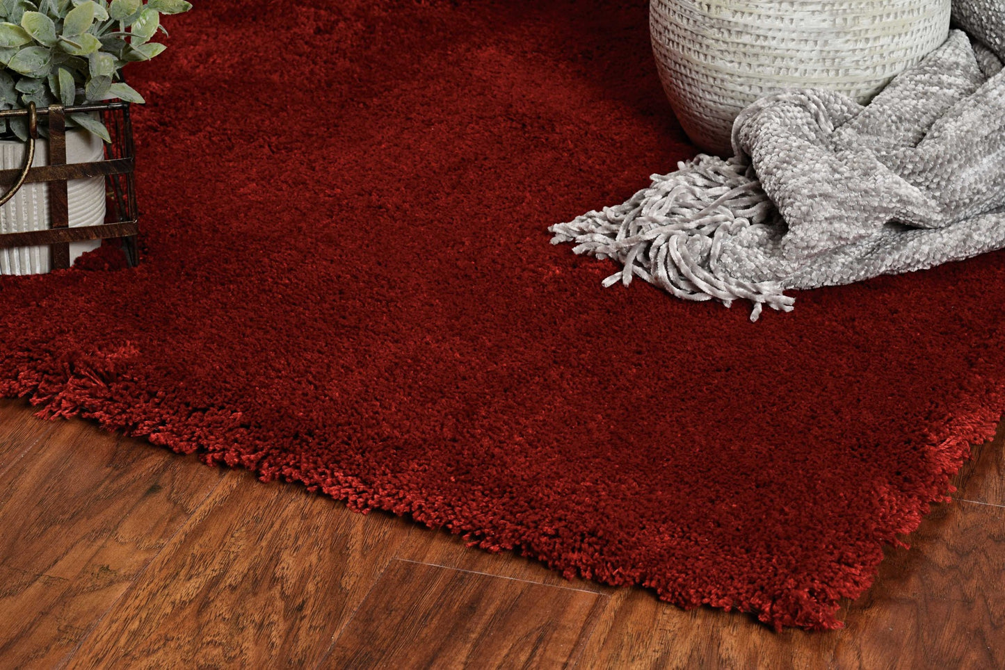 5' X 7' Red Indoor Shag Rug