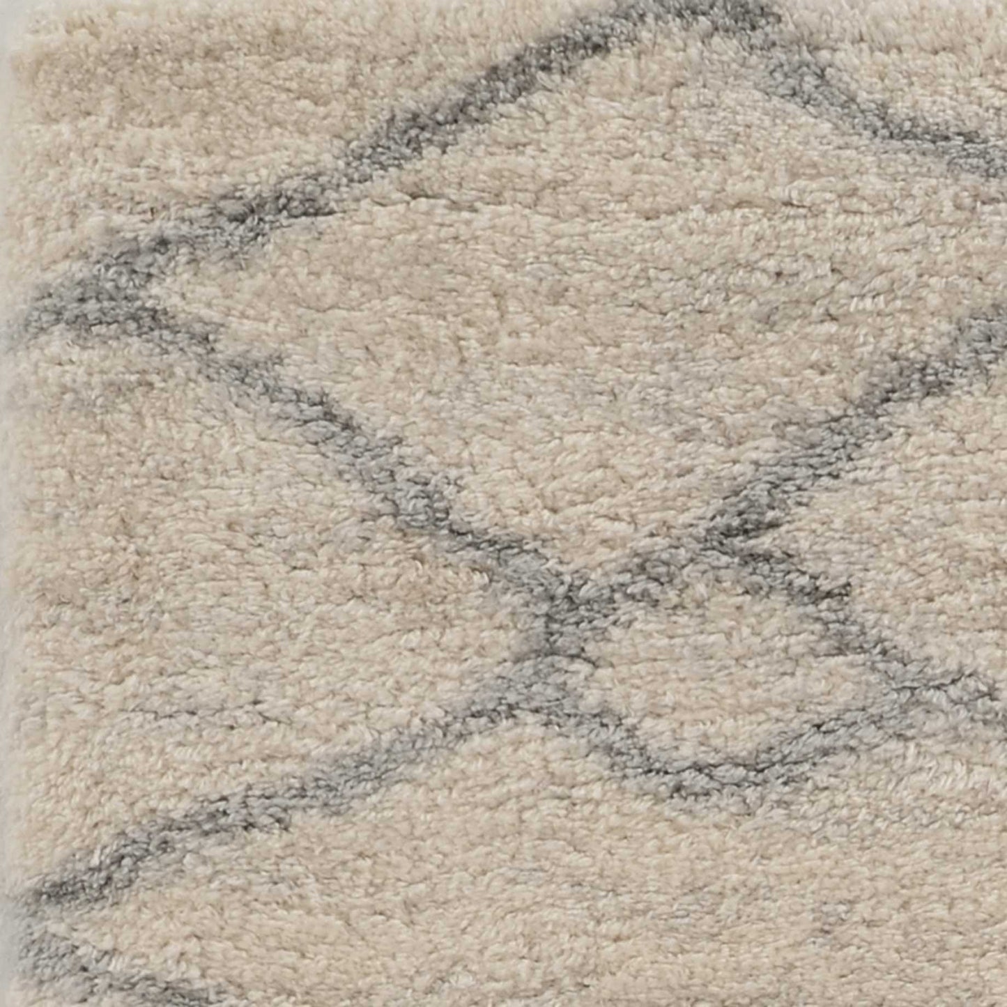 5'X8' Ivory Grey Machine Woven Chain Link Indoor Area Rug