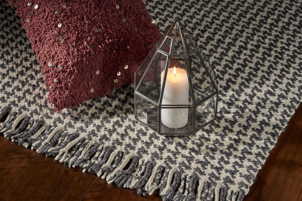 5' X 8' Ivory And Gray Wool Houndstooth Hand Woven Area Rug With Fringe