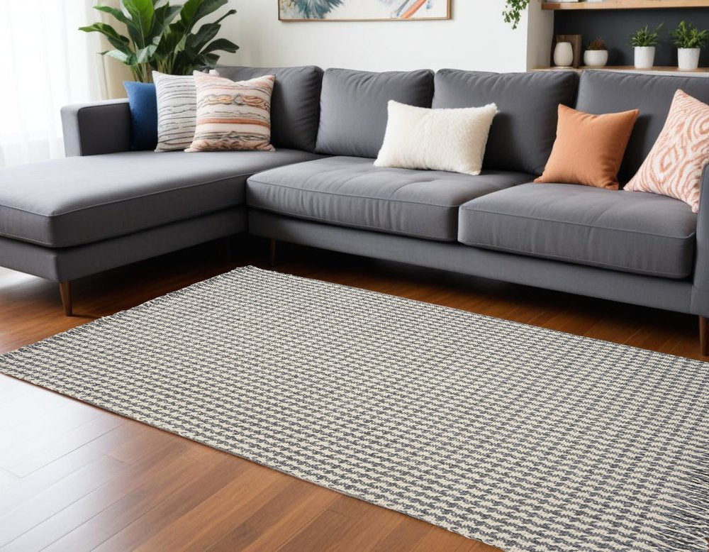 5' X 8' Ivory And Gray Wool Houndstooth Hand Woven Area Rug With Fringe