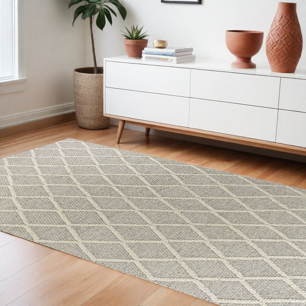 9' X 13' Gray And Ivory Wool Diamond Hand Woven Area Rug