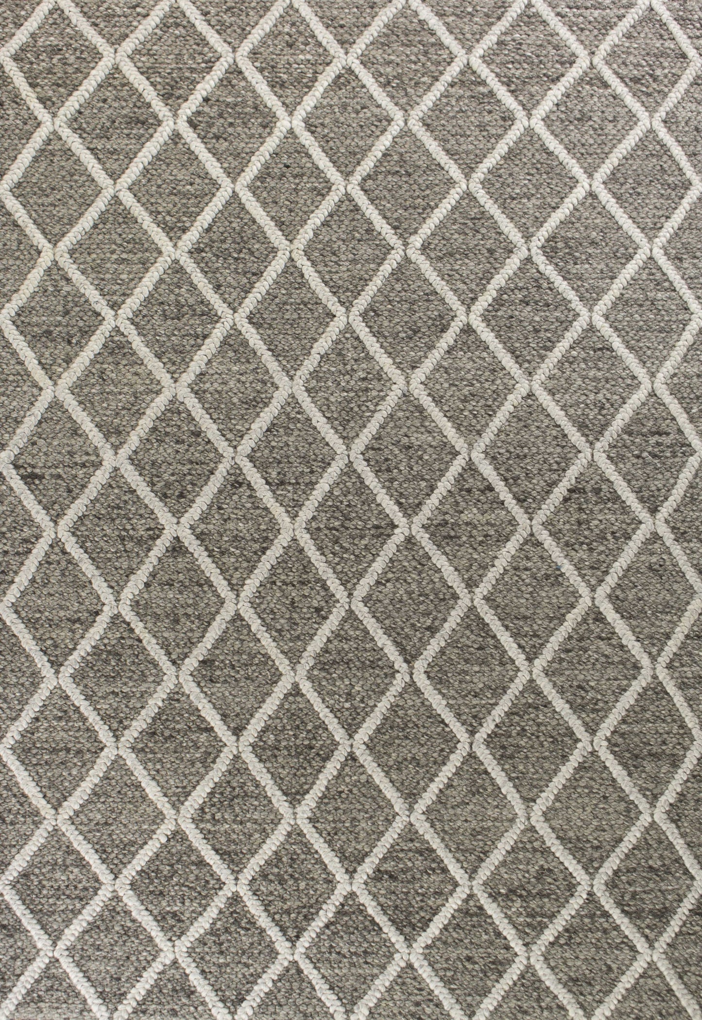 8' X 10' Dark Grey Hand Woven Diamond Pattern Indoor Area Rug