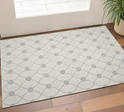 2' X 4' Ivory And Gray Wool Ogee Hand Tufted Area Rug