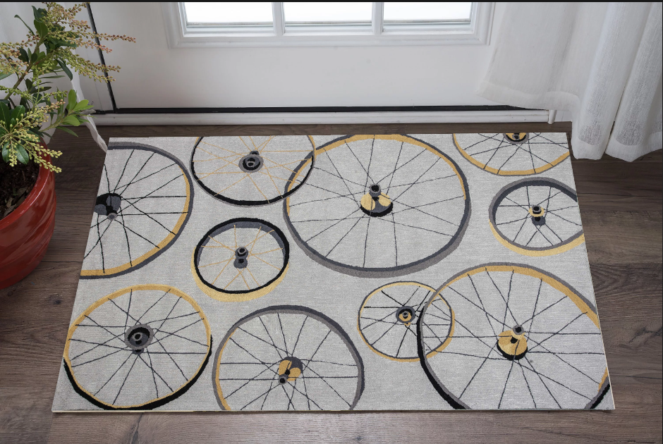 8' Grey Hand Hooked Wheels Round Indoor Area Rug