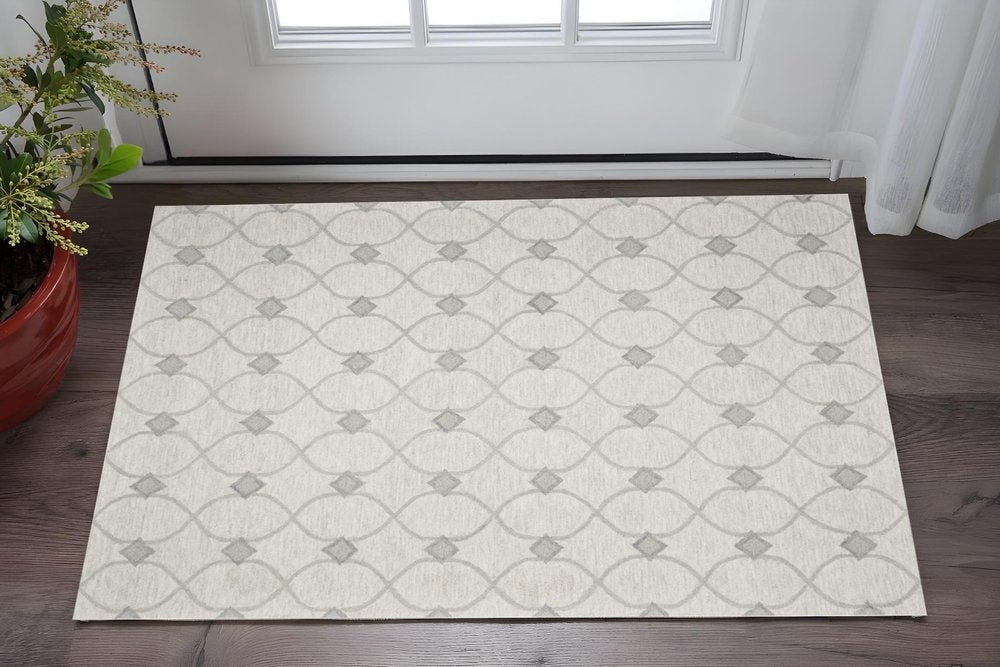 2' X 4' Ivory And Gray Wool Ogee Hand Tufted Area Rug
