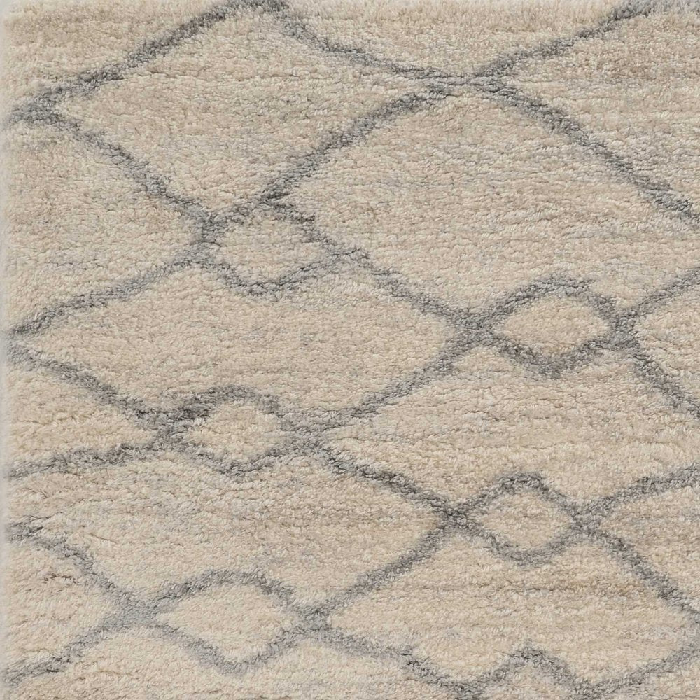 5' X 8' Ivory And Gray Chain Area Rug
