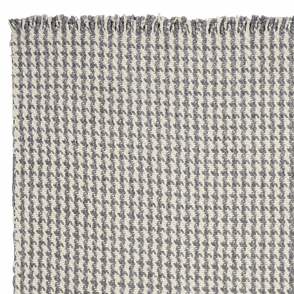 5' X 8' Ivory And Gray Wool Houndstooth Hand Woven Area Rug With Fringe