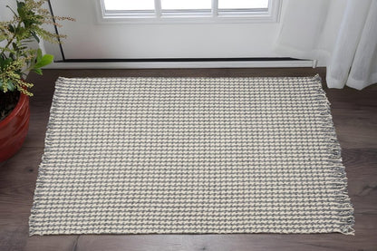 5' X 8' Ivory And Gray Wool Houndstooth Hand Woven Area Rug With Fringe