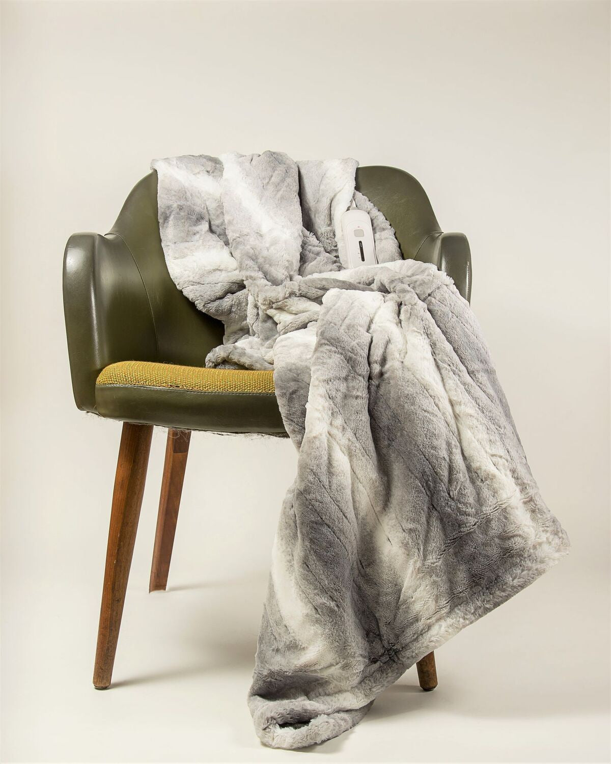 50" X 60" Grey And White Modern Contemporary Heated  Throw Blankets