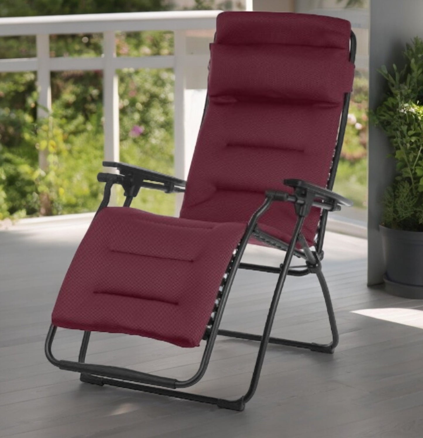 28" Red Steel Outdoor Zero Gravity Chair with Red Cushion