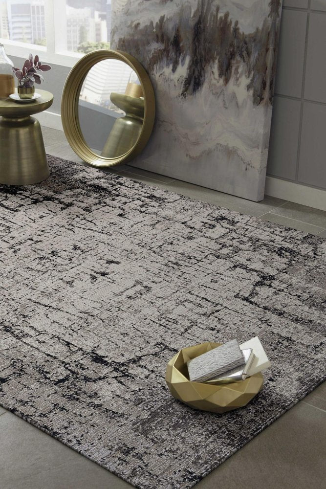4' X 6' Ivory And Gray Abstract Distressed Area Rug