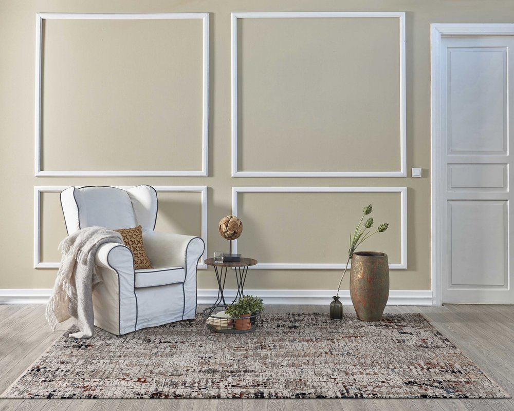 5' X 8' Beige And Gray Abstract Distressed Area Rug