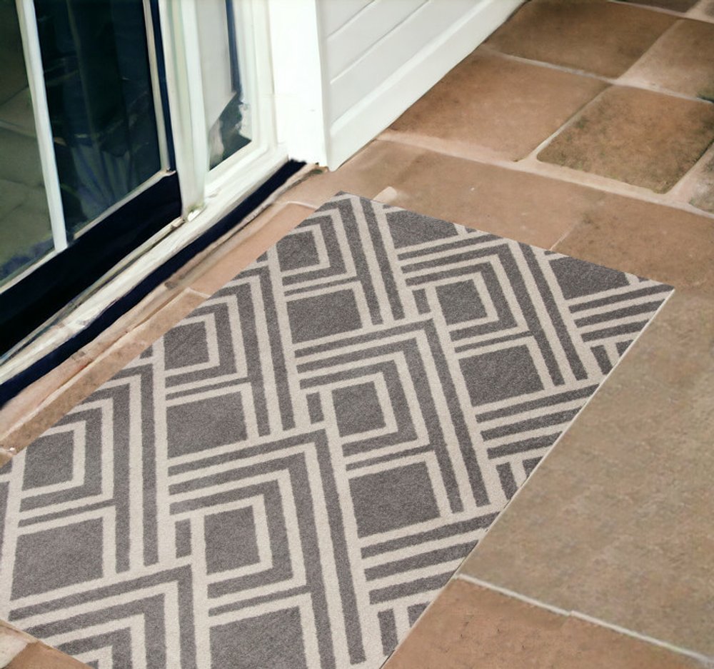 2' X 4' Gray Geometric Indoor Outdoor Area Rug