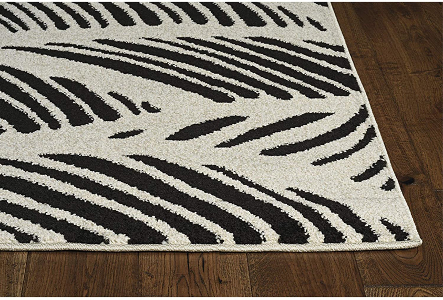 5' X 8' Black and White Abstract Indoor Outdoor Area Rug