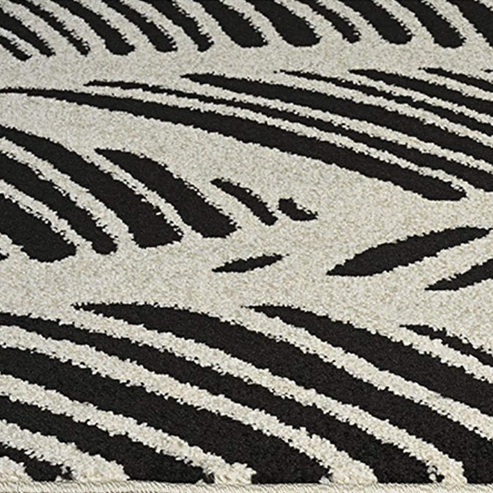 2' X 4' Black And White Abstract Indoor Outdoor Area Rug