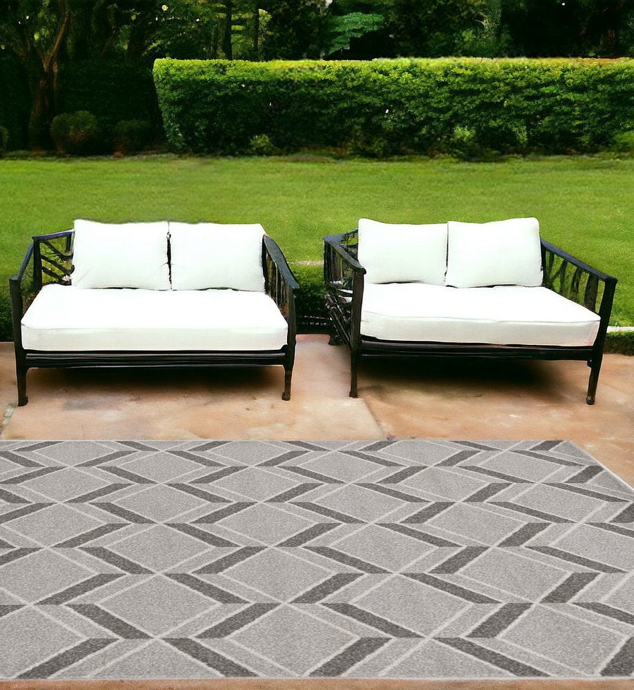 8' X 11' Gray Geometric Indoor Outdoor Area Rug