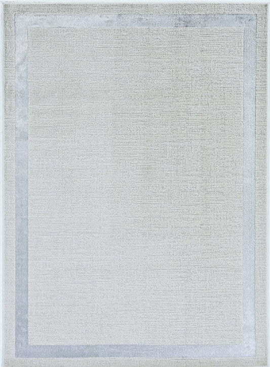 Gray and ivory area rug, 3' x 5'.
